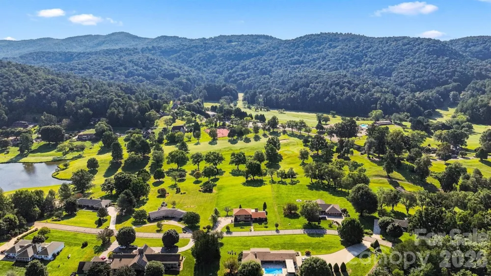2796 Lakeview Drive Lenoir, NC 28645