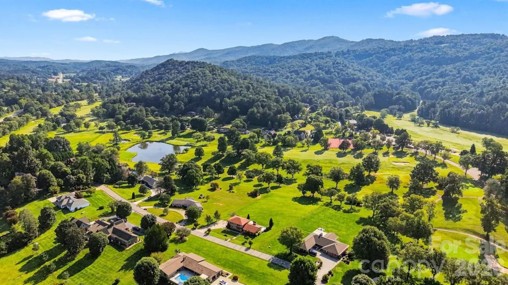 2796 Lakeview Drive Lenoir, NC 28645