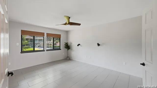 127 Fair Winds McQueeney, TX 78123