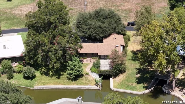 127 Fair Winds McQueeney, TX 78123