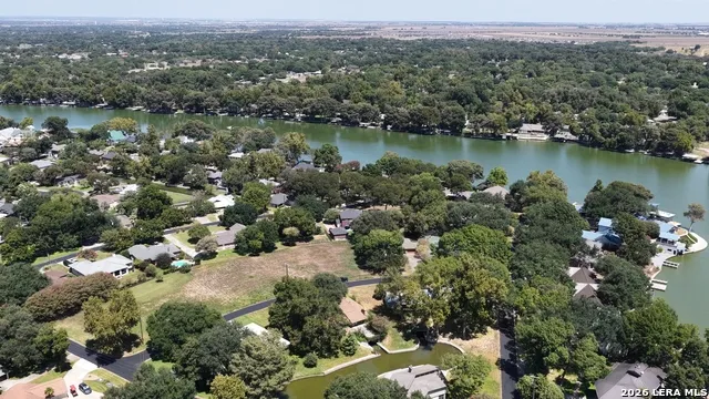 127 Fair Winds McQueeney, TX 78123