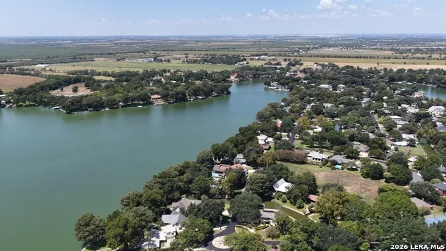 127 Fair Winds McQueeney, TX 78123