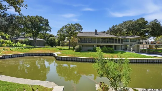 127 Fair Winds McQueeney, TX 78123