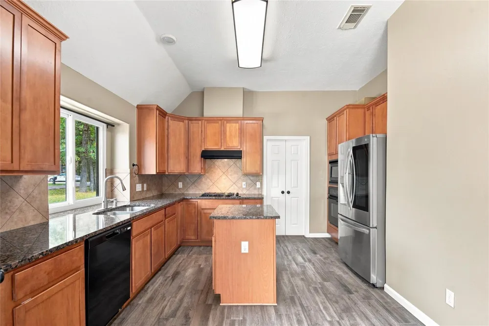 5419 Teakwood Lane Magnolia, TX 77354