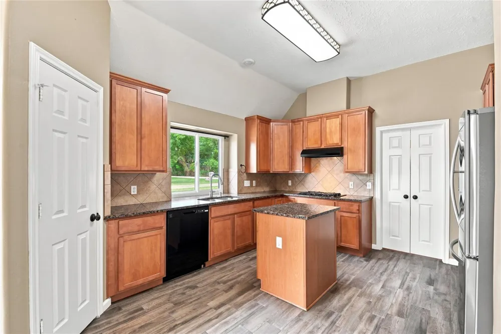 5419 Teakwood Lane Magnolia, TX 77354