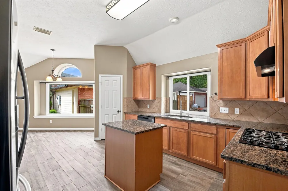 5419 Teakwood Lane Magnolia, TX 77354