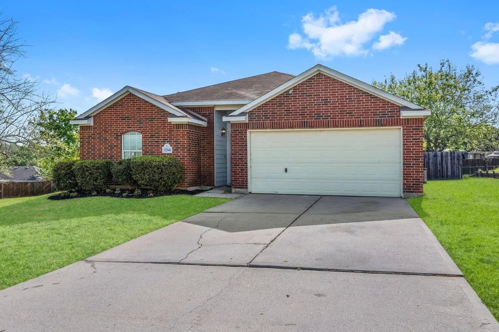 12546 Ridgecrest Drive Willis, TX 77318