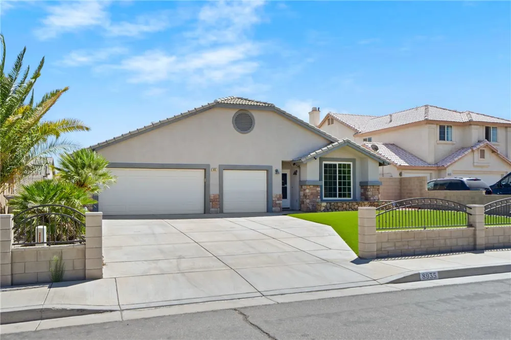 8935 Ironstone Court Hesperia, CA 92344