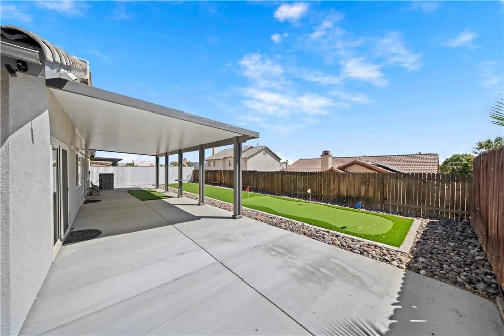 8935 Ironstone Court Hesperia, CA 92344