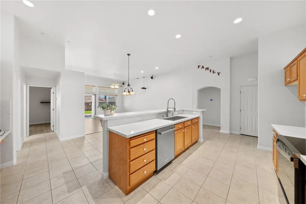 8935 Ironstone Court Hesperia, CA 92344
