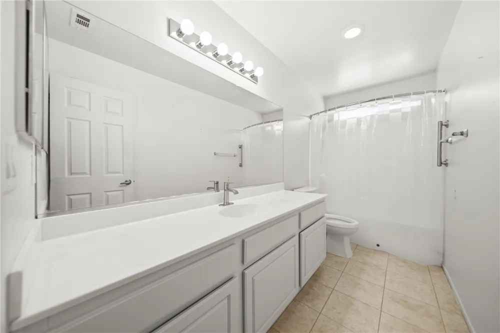 8935 Ironstone Court Hesperia, CA 92344