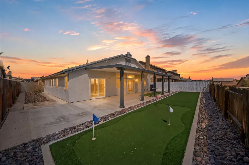 8935 Ironstone Court Hesperia, CA 92344
