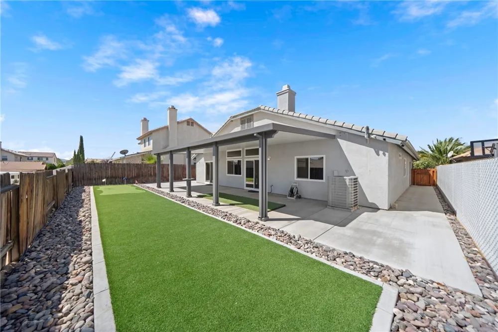 8935 Ironstone Court Hesperia, CA 92344