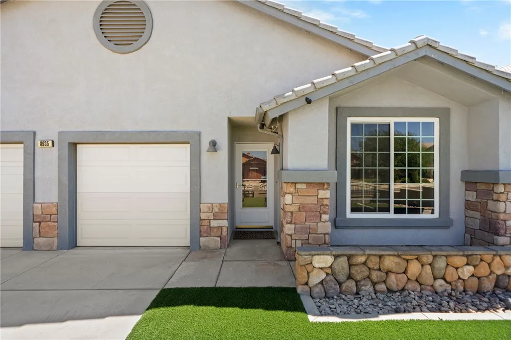 8935 Ironstone Court Hesperia, CA 92344