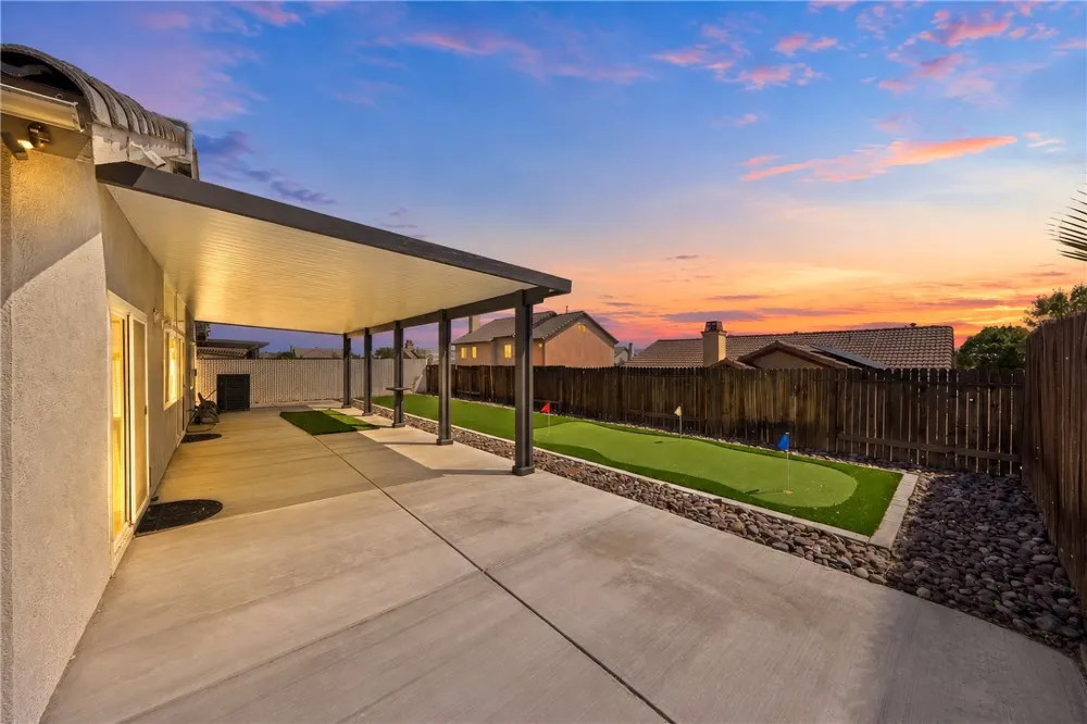 8935 Ironstone Court Hesperia, CA 92344