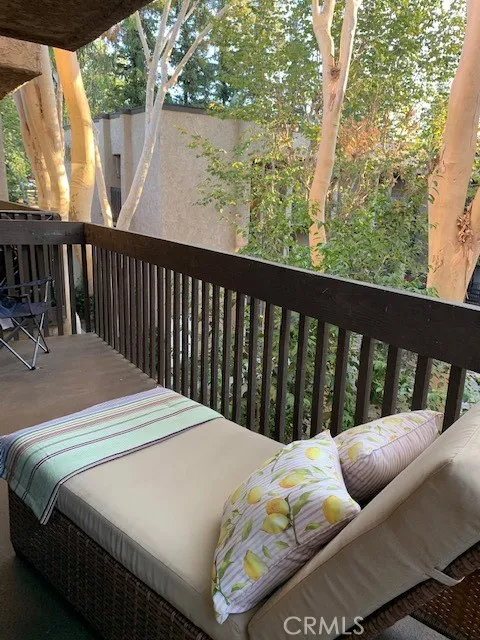 22100 Burbank Blvd #350F Woodland Hills, CA 91364
