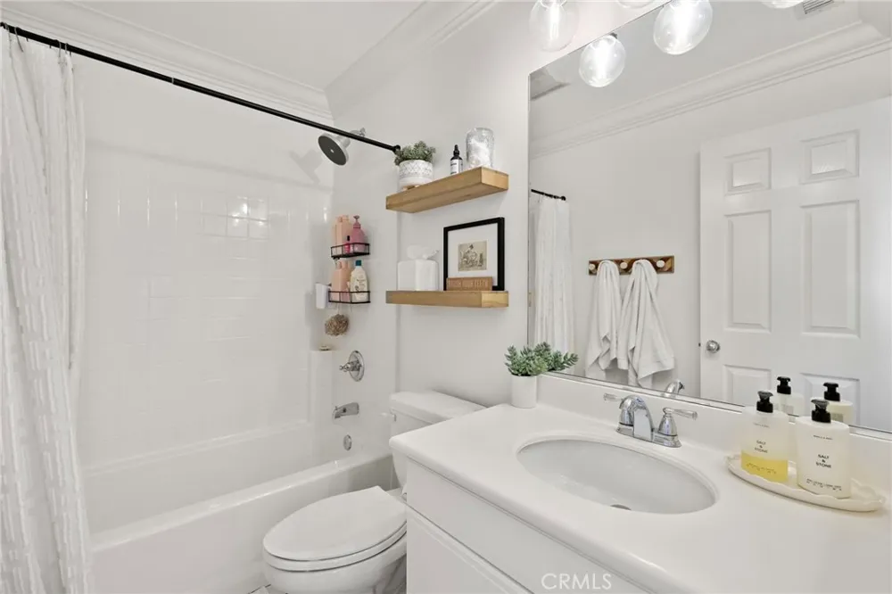 24 Fieldhouse Ladera Ranch, CA 92694