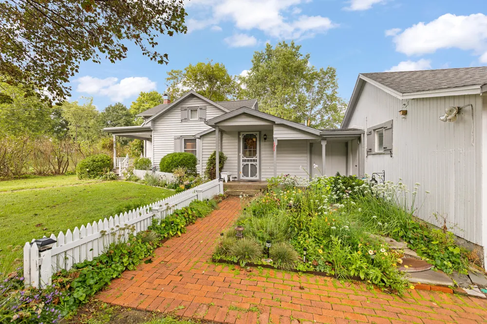 3420 Hillsdale Road Hillsdale, MI 49242