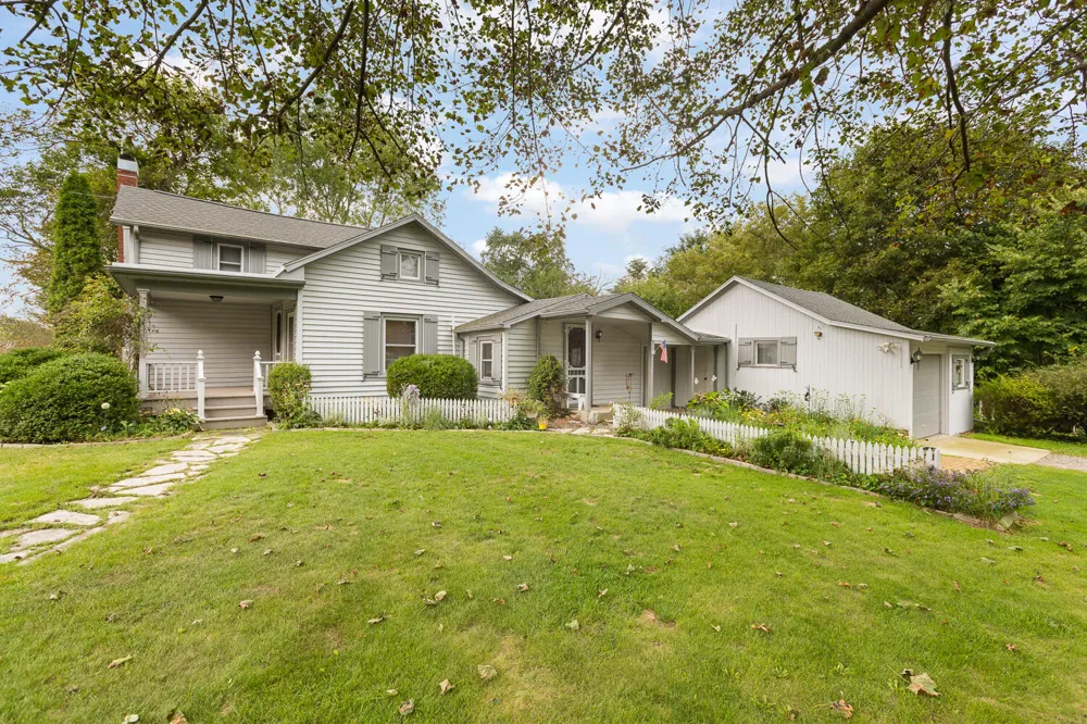 3420 Hillsdale Road Hillsdale, MI 49242