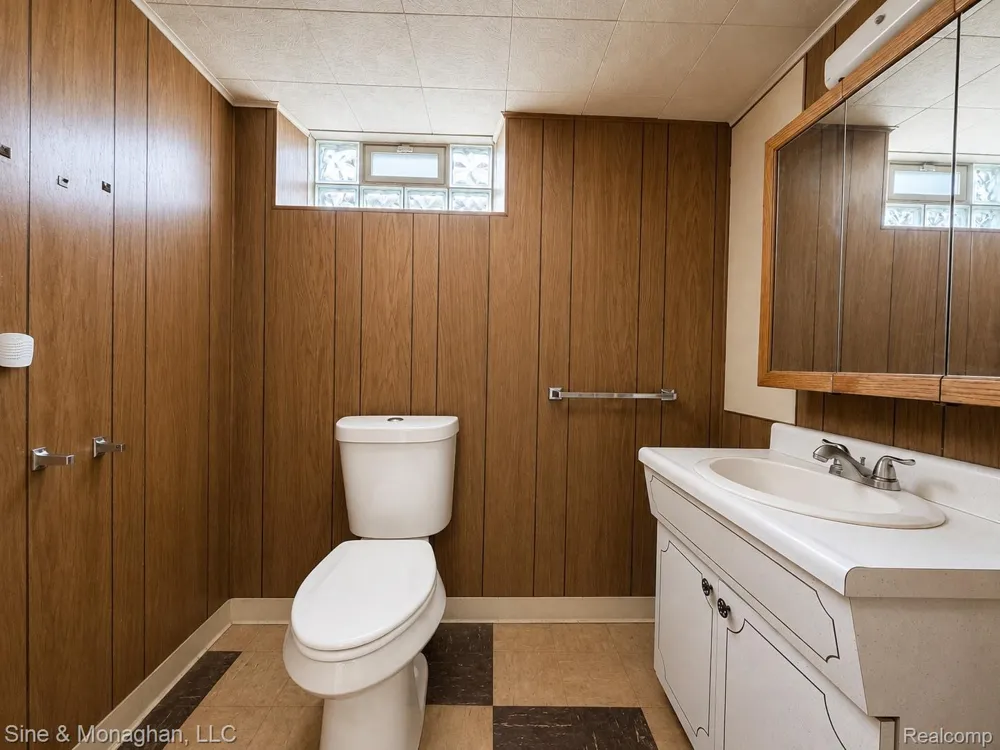 24805 Johnston Avenue Eastpointe City, MI 48021