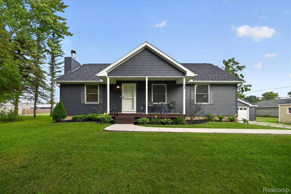 734 Kent Street Carleton Village, MI 48117