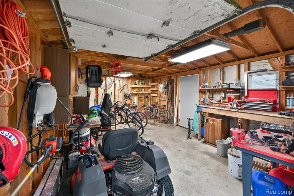 734 Kent Street Carleton Village, MI 48117