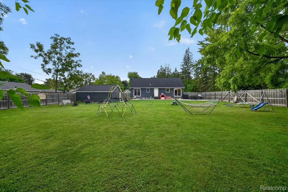 734 Kent Street Carleton Village, MI 48117