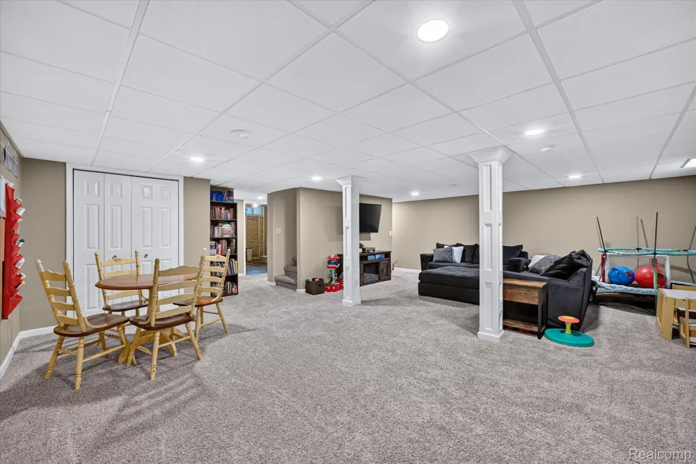 734 Kent Street Carleton Village, MI 48117