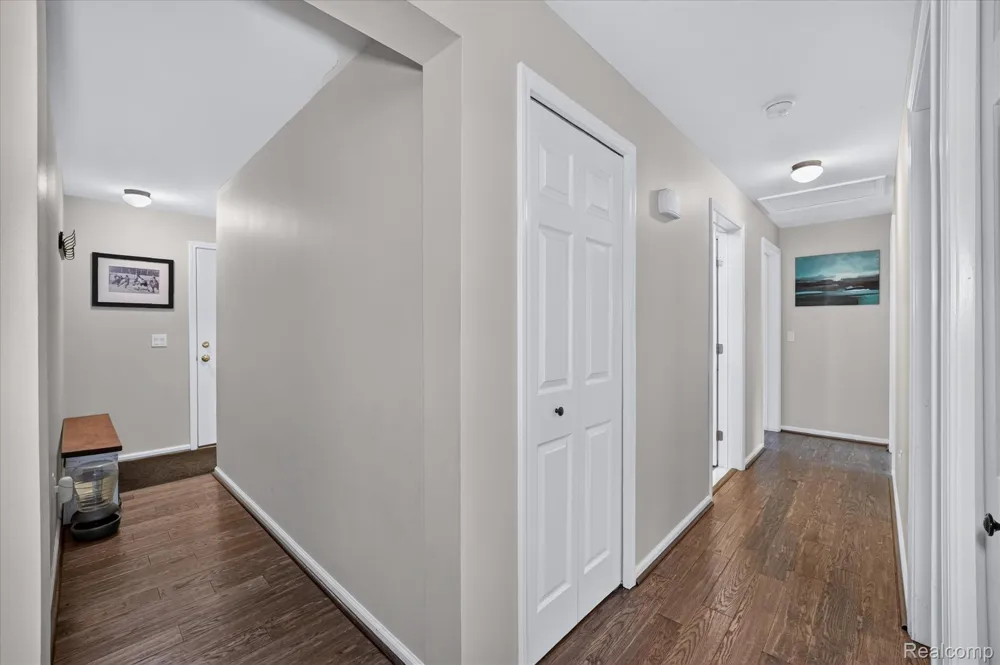 734 Kent Street Carleton Village, MI 48117