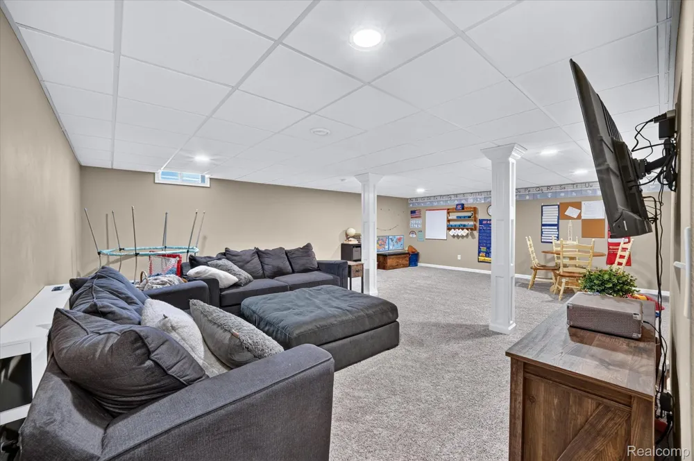 734 Kent Street Carleton Village, MI 48117