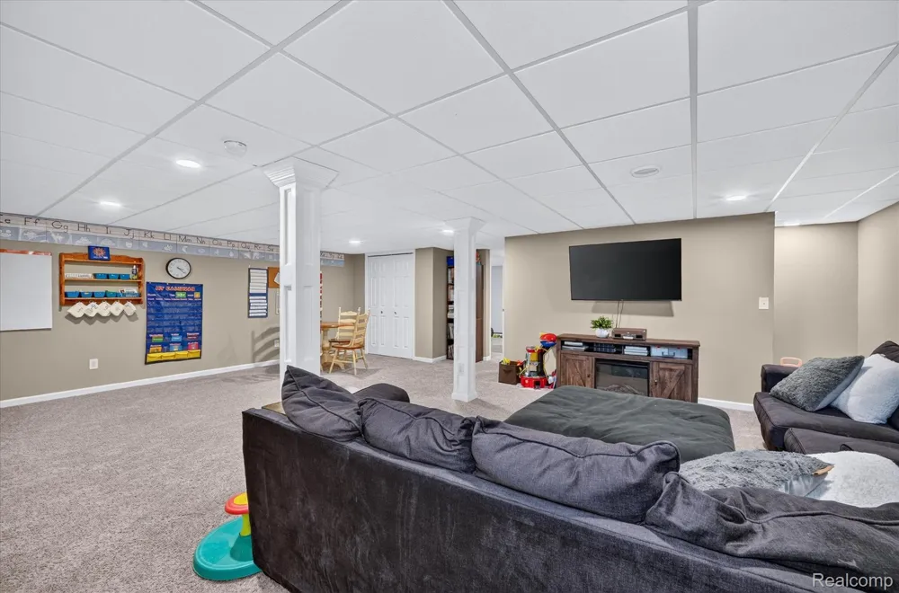 734 Kent Street Carleton Village, MI 48117
