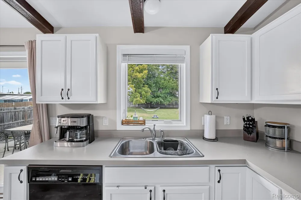 734 Kent Street Carleton Village, MI 48117