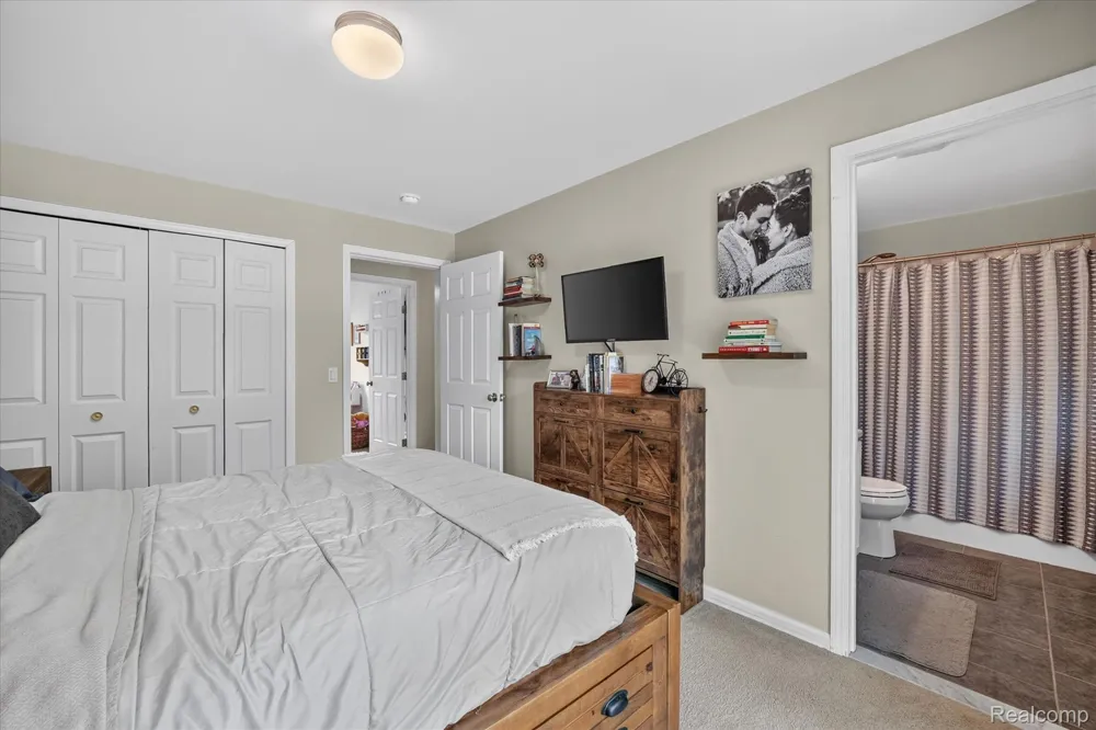 734 Kent Street Carleton Village, MI 48117