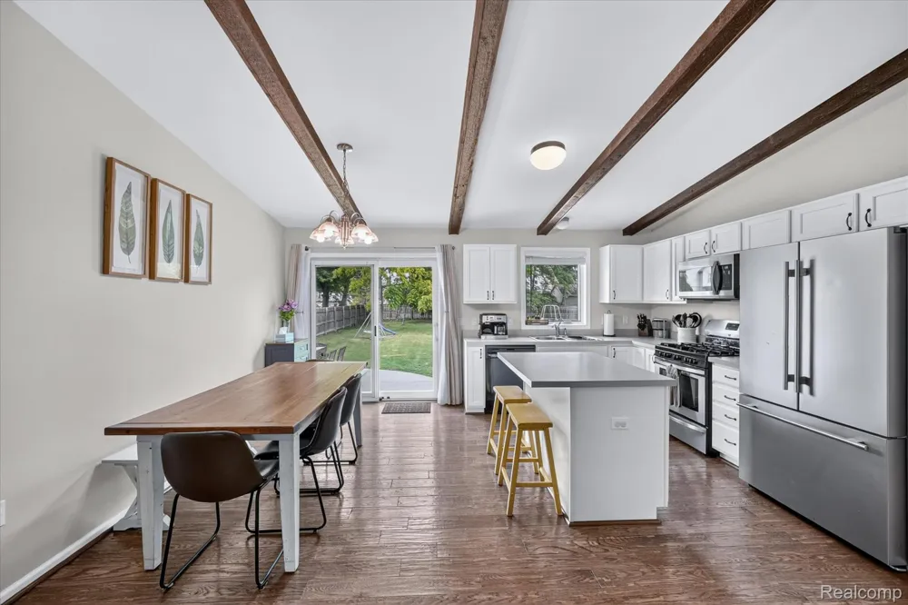 734 Kent Street Carleton Village, MI 48117