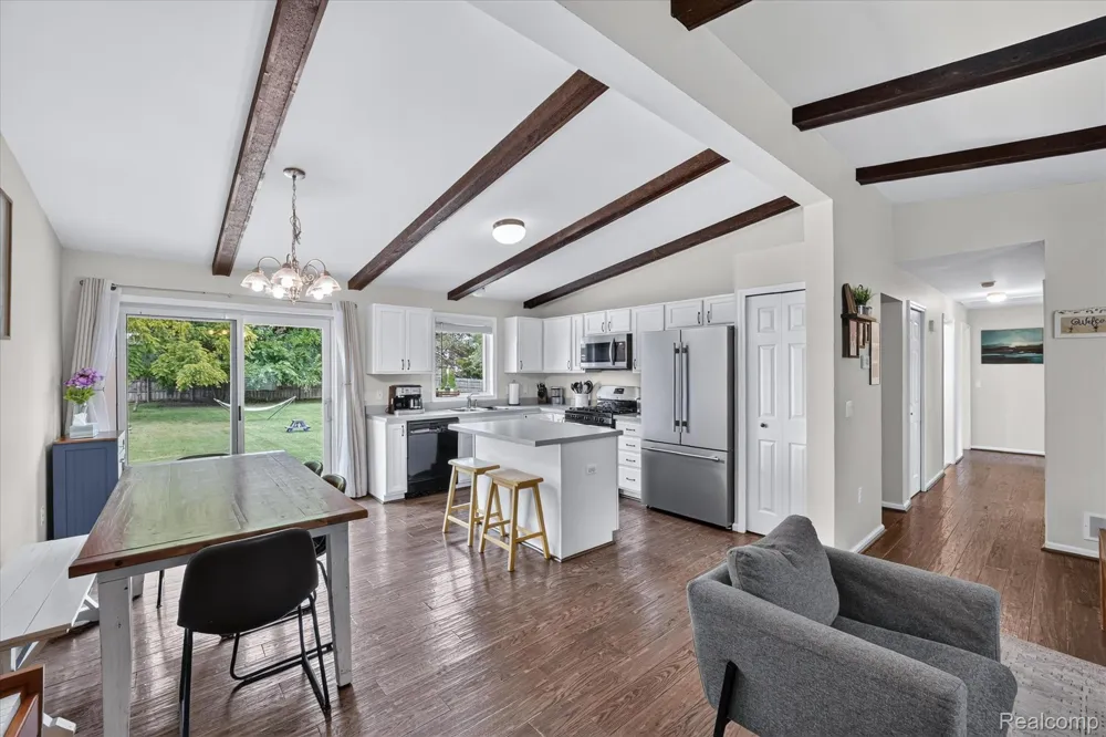734 Kent Street Carleton Village, MI 48117