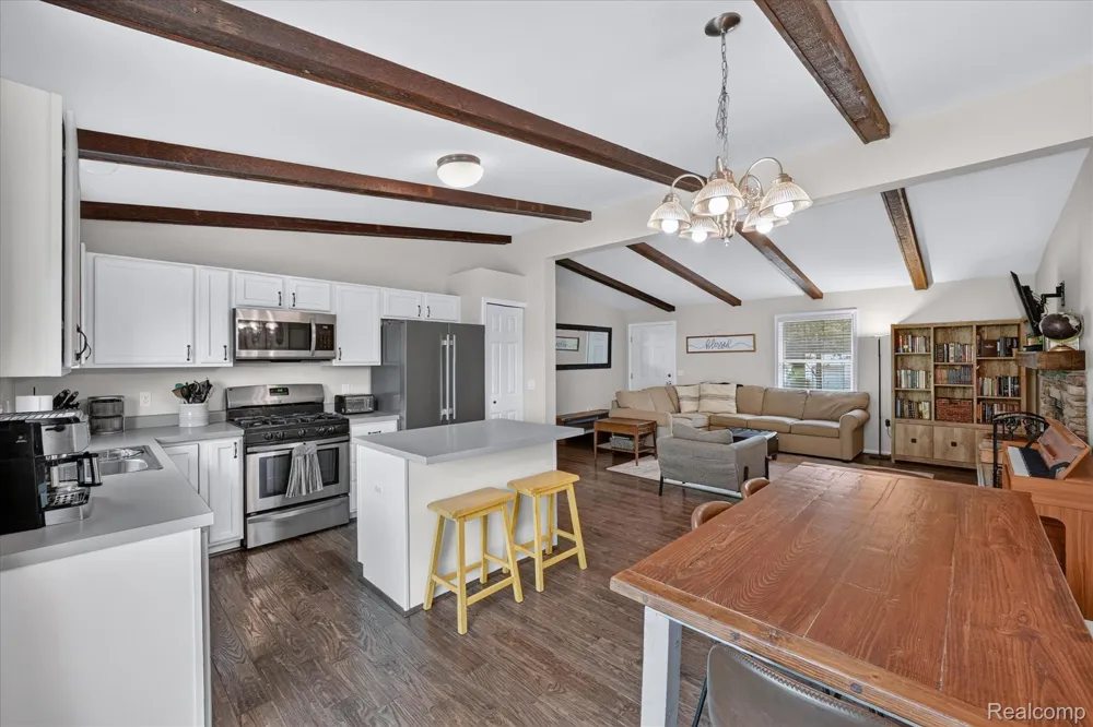 734 Kent Street Carleton Village, MI 48117