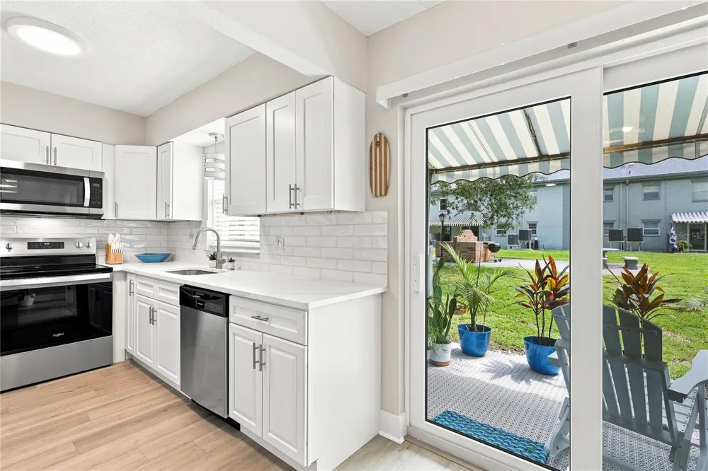 1180 RUE DES ROIS #1A South Pasadena, FL 33707