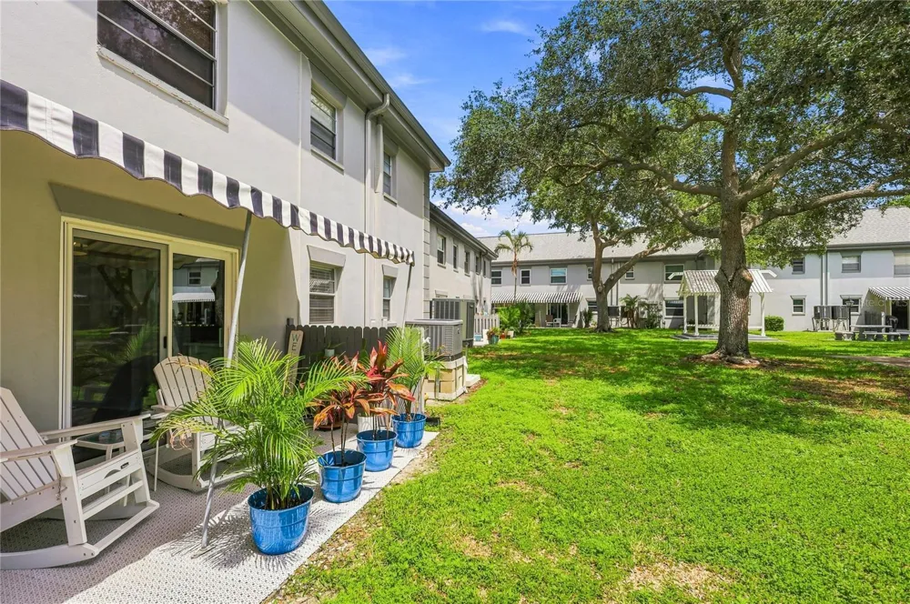 1180 RUE DES ROIS #1A South Pasadena, FL 33707
