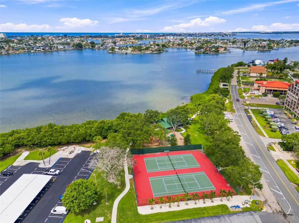 1180 RUE DES ROIS #1A South Pasadena, FL 33707