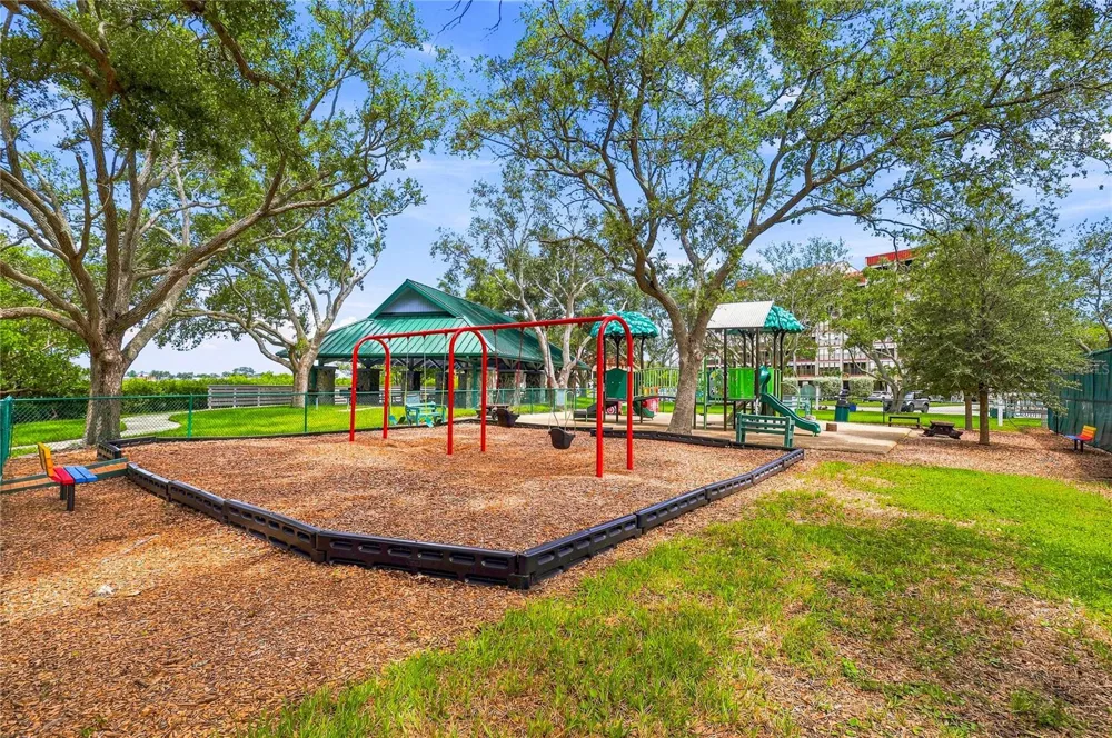 1180 RUE DES ROIS #1A South Pasadena, FL 33707