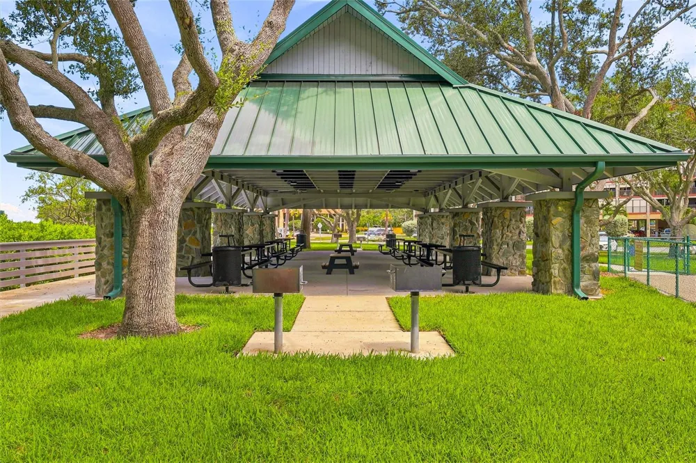 1180 RUE DES ROIS #1A South Pasadena, FL 33707