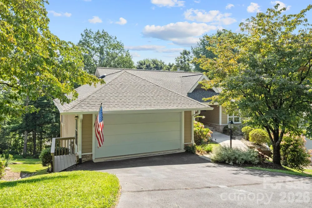 324 DAWNBROOK DRIVE Flat Rock, NC 28731