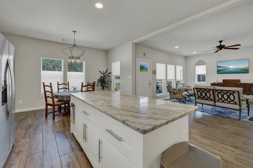 2870 Candlelight Drive Canyon Lake, TX 78133