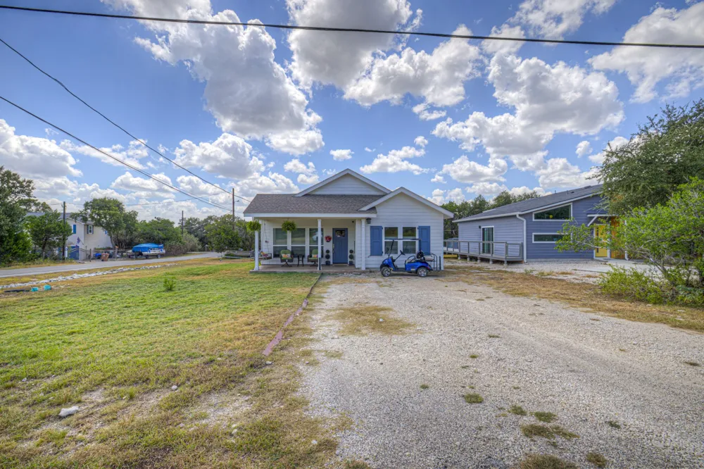 2870 Candlelight Drive Canyon Lake, TX 78133
