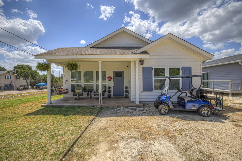 2870 Candlelight Drive Canyon Lake, TX 78133