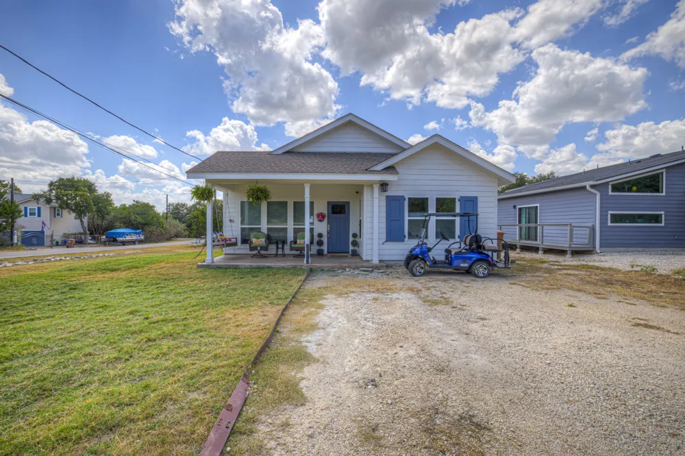 2870 Candlelight Drive Canyon Lake, TX 78133