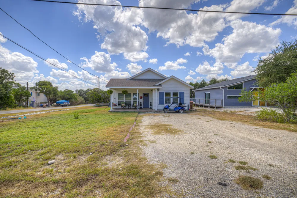 2870 Candlelight Drive Canyon Lake, TX 78133