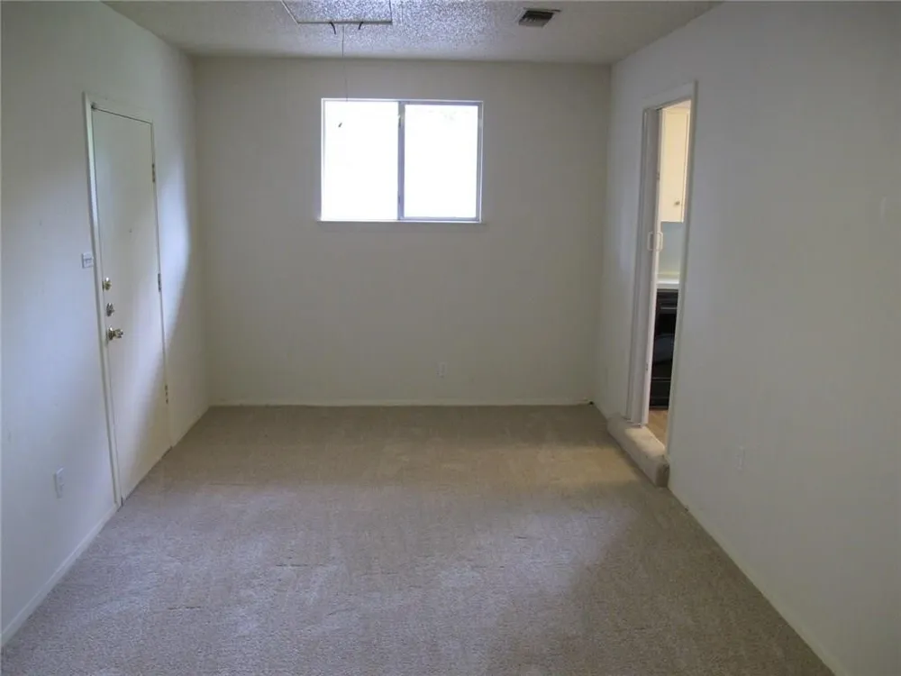 1213 S Meadows Drive Austin, TX 78758