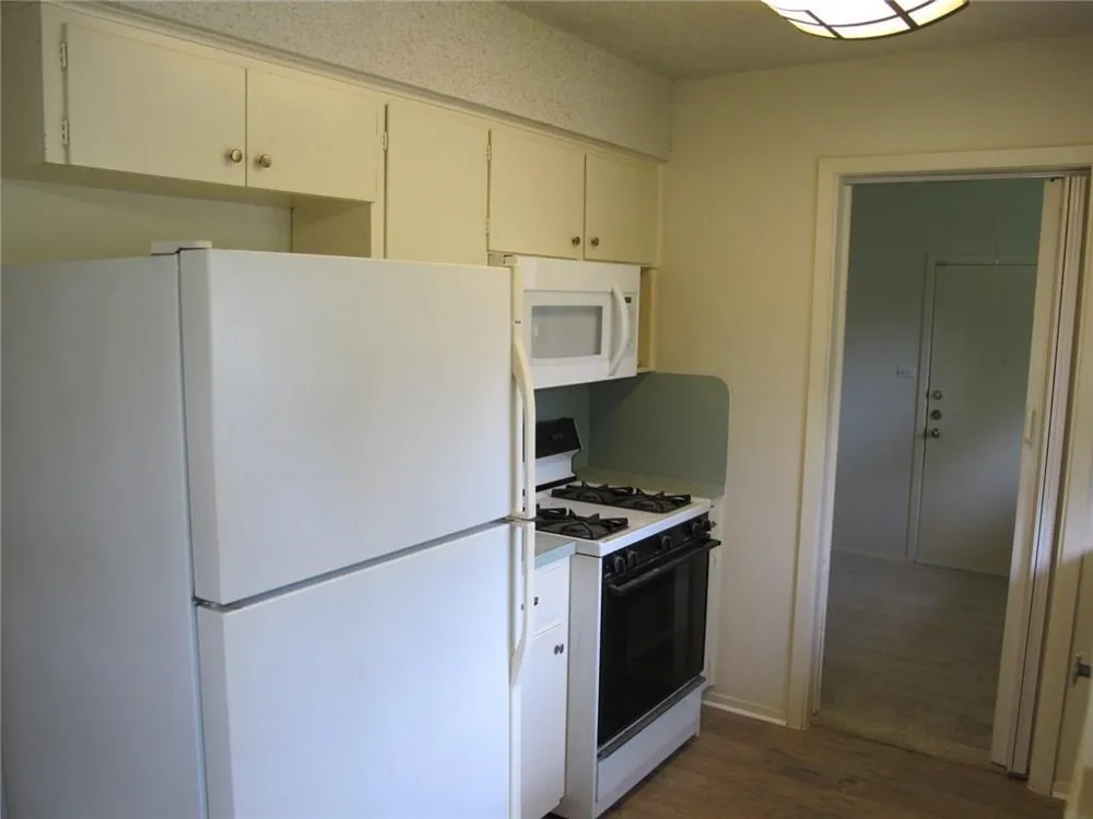 1213 S Meadows Drive Austin, TX 78758