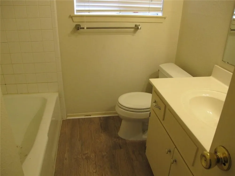 1213 S Meadows Drive Austin, TX 78758
